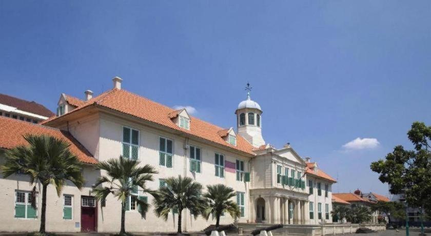 B Shaw Hotel Jakarta Ngoại thất bức ảnh